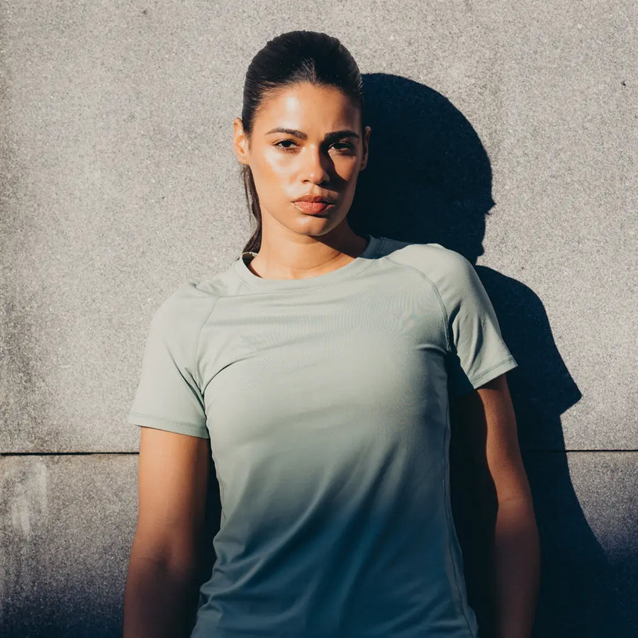 WOMEN'S T-SHIRT + VESTS