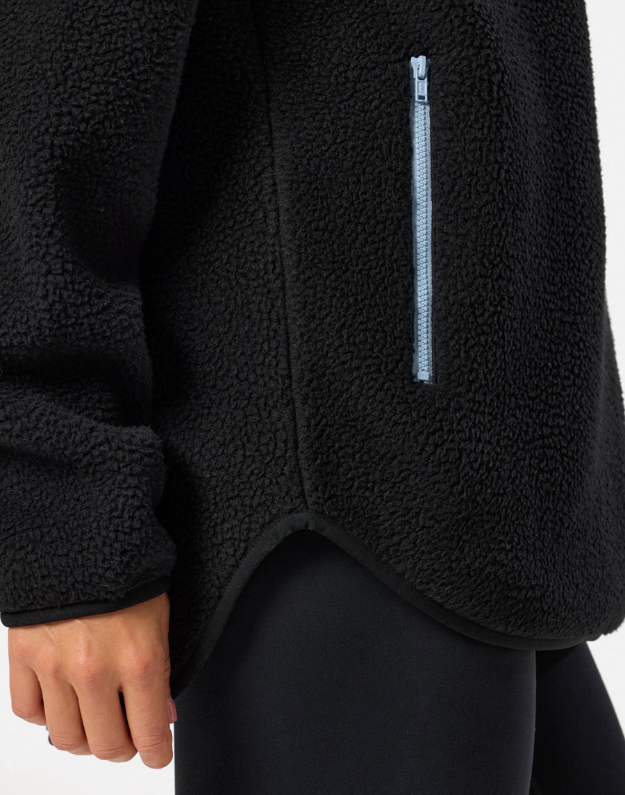 Horizon Longline Half Snap in Black