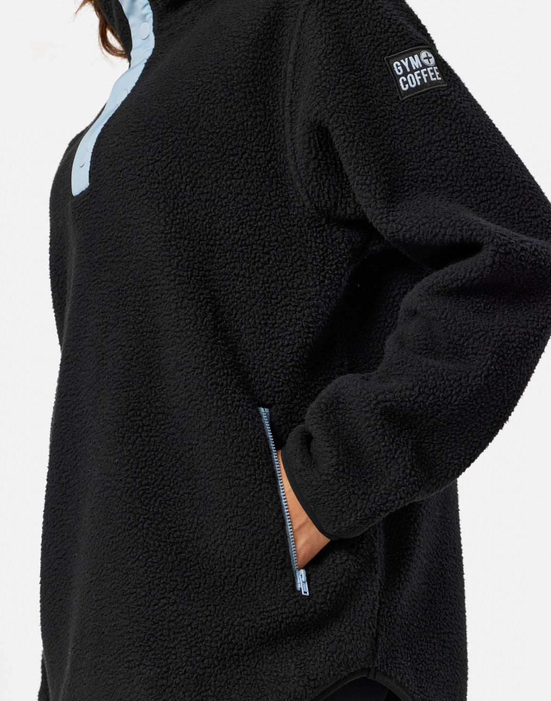 Horizon Longline Half Snap in Black