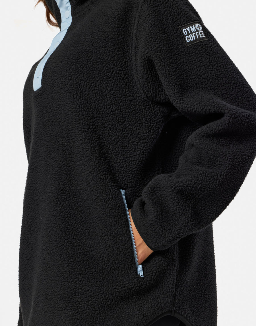 Horizon Longline Half Snap in Black