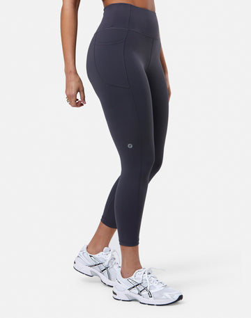 Relentless 7/8 Legging in Midnight Grey