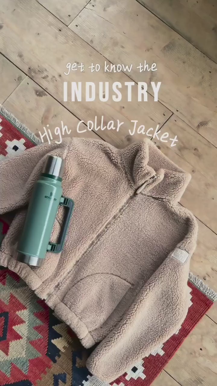 Industry High Collar Fleece Jacket in Sandstone